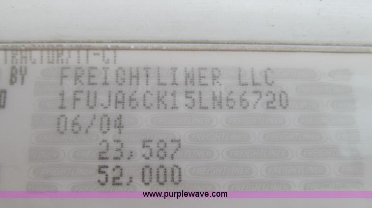 image for item E3833 2005 Freightliner CL120 semi truck