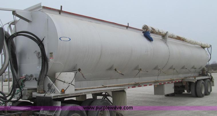 image for item E3834 2000 Ledwell Drag Chain dry bulk trailer