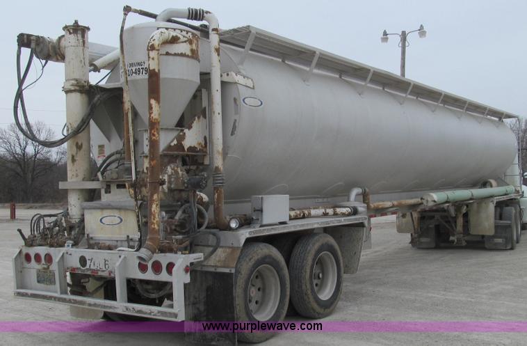 image for item E3834 2000 Ledwell Drag Chain dry bulk trailer
