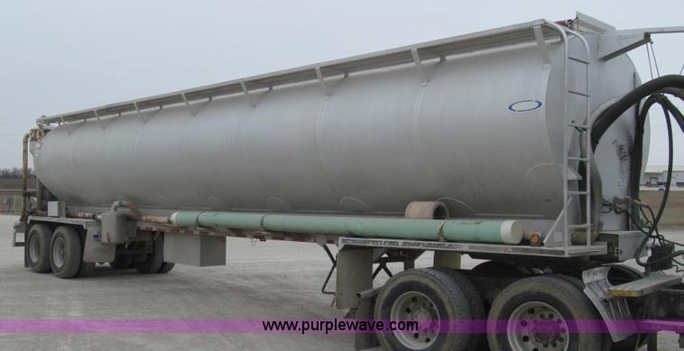 image for item E3834 2000 Ledwell Drag Chain dry bulk trailer