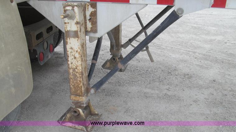 image for item E3834 2000 Ledwell Drag Chain dry bulk trailer