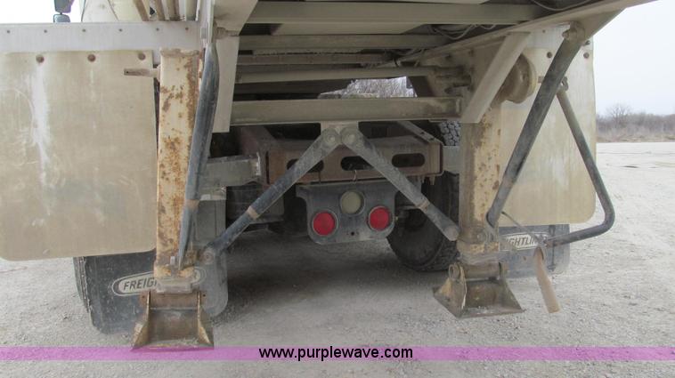image for item E3834 2000 Ledwell Drag Chain dry bulk trailer