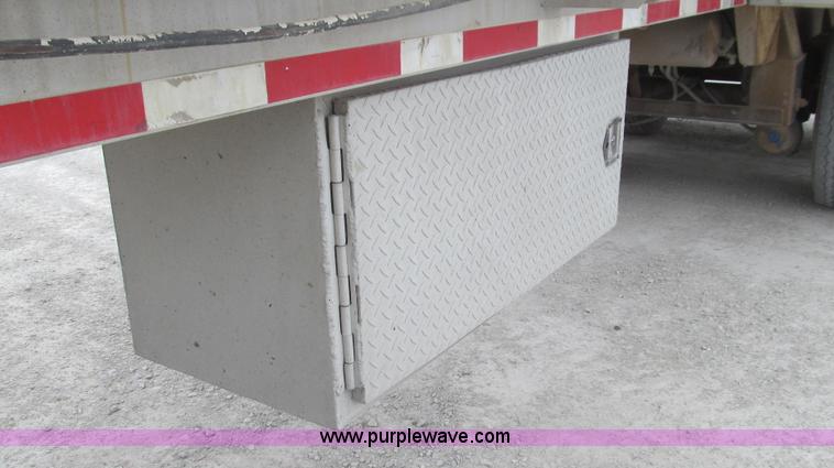 image for item E3834 2000 Ledwell Drag Chain dry bulk trailer