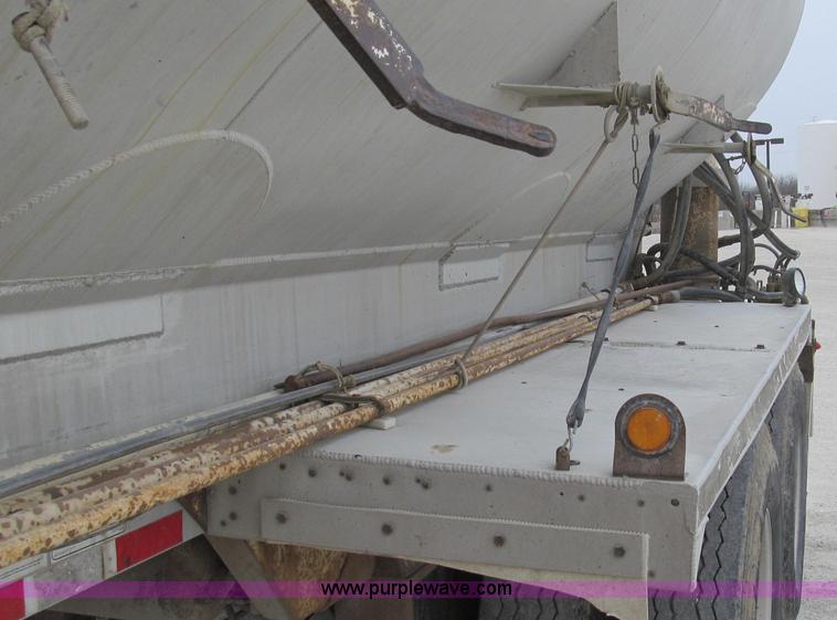 image for item E3834 2000 Ledwell Drag Chain dry bulk trailer