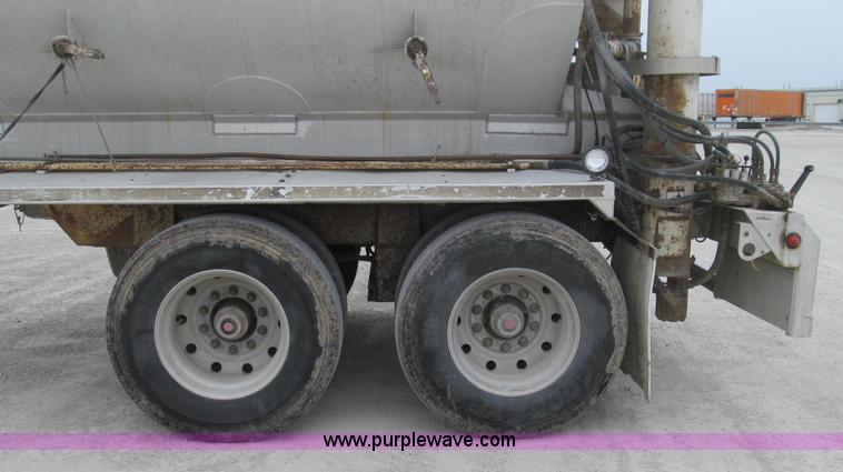 image for item E3834 2000 Ledwell Drag Chain dry bulk trailer