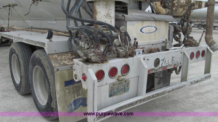 image for item E3834 2000 Ledwell Drag Chain dry bulk trailer