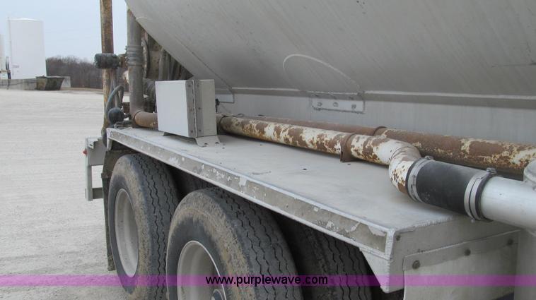 image for item E3834 2000 Ledwell Drag Chain dry bulk trailer