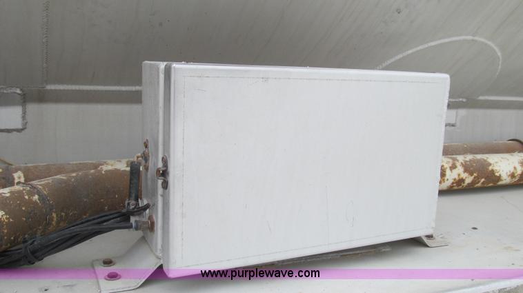 image for item E3834 2000 Ledwell Drag Chain dry bulk trailer