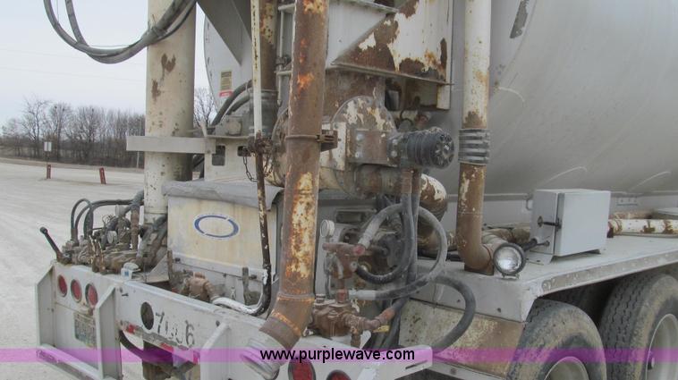 image for item E3834 2000 Ledwell Drag Chain dry bulk trailer