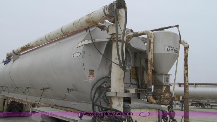 image for item E3834 2000 Ledwell Drag Chain dry bulk trailer