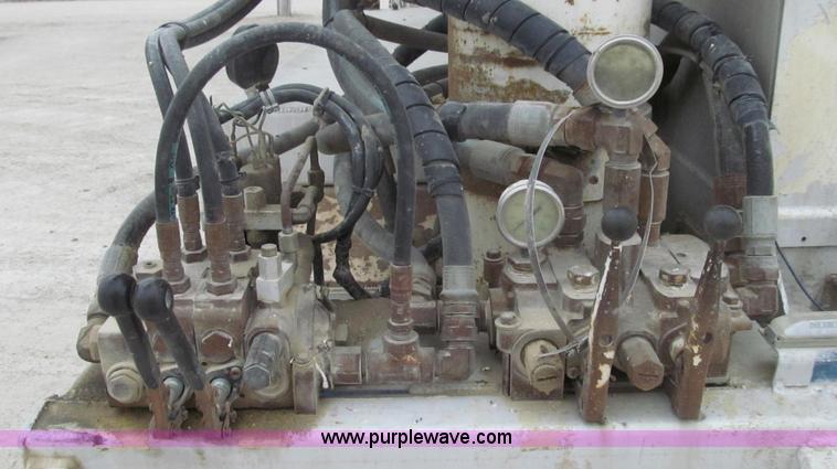 image for item E3834 2000 Ledwell Drag Chain dry bulk trailer