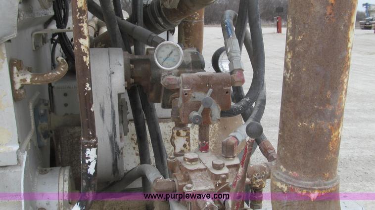 image for item E3834 2000 Ledwell Drag Chain dry bulk trailer