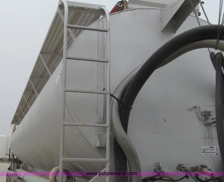 image for item E3834 2000 Ledwell Drag Chain dry bulk trailer