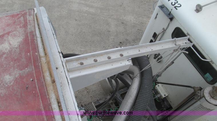 image for item E3834 2000 Ledwell Drag Chain dry bulk trailer