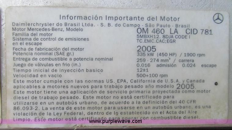 image for item E3843 2006 Freightliner FLD120 SD semi truck