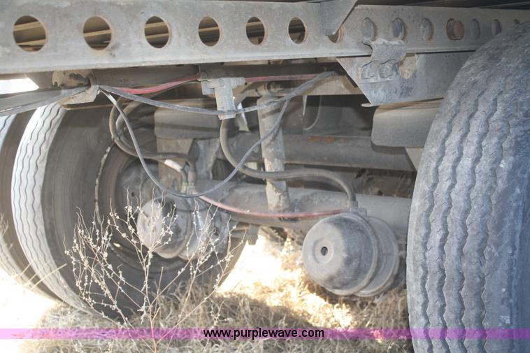 image for item F2572 1999 Wabash reefer trailer