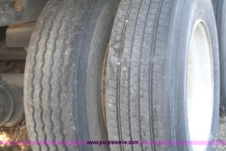 image for item F2572 1999 Wabash reefer trailer