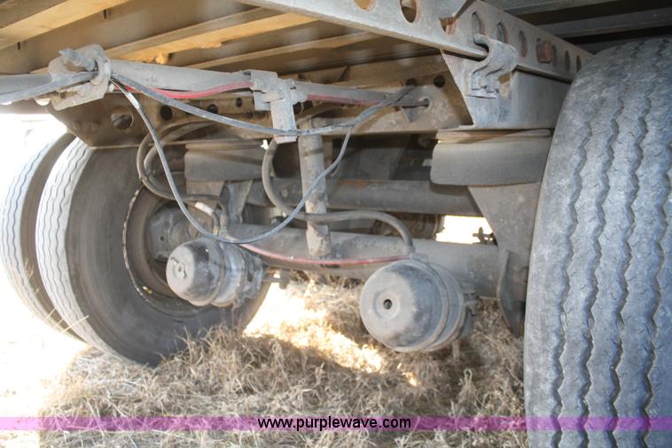 image for item F2572 1999 Wabash reefer trailer