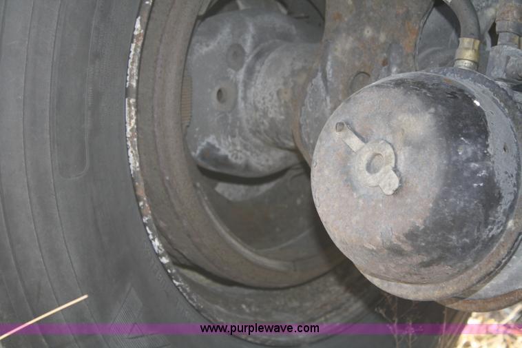 image for item F2572 1999 Wabash reefer trailer