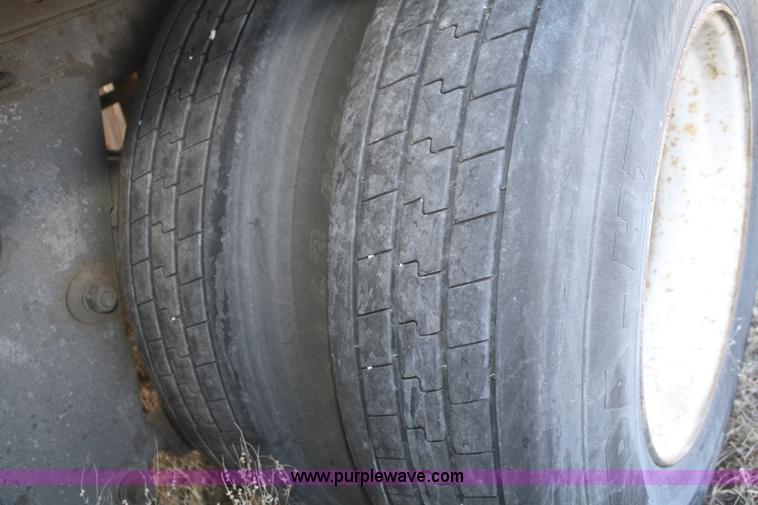 image for item F2572 1999 Wabash reefer trailer