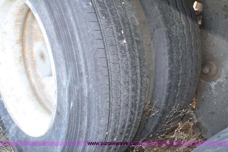 image for item F2572 1999 Wabash reefer trailer