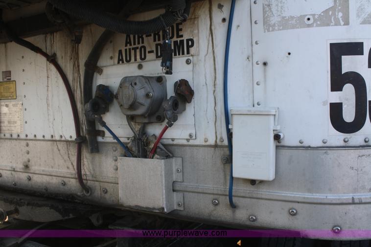 image for item F2572 1999 Wabash reefer trailer