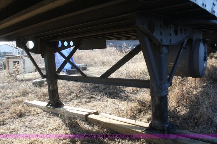 image for item F2572 1999 Wabash reefer trailer