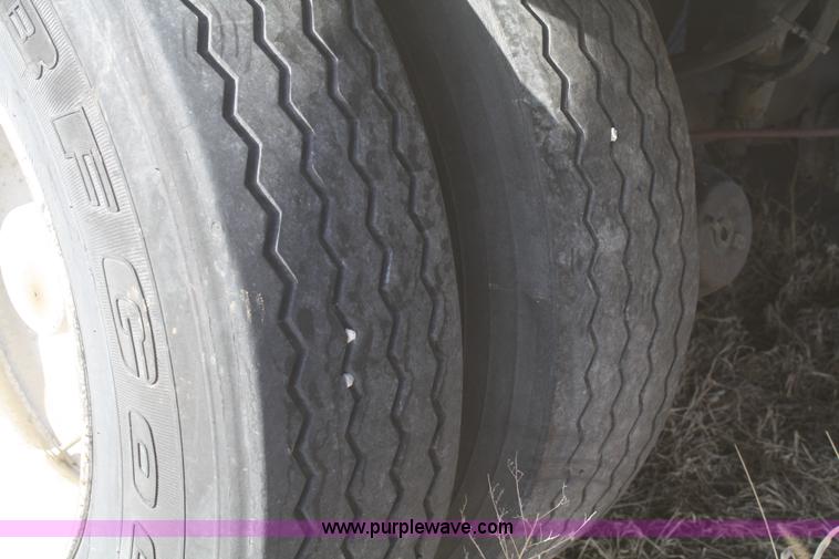 image for item F2572 1999 Wabash reefer trailer