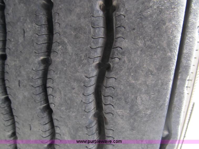 image for item F3024 1995 Volvo WIA semi truck