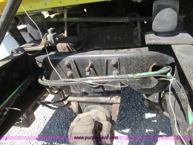 image for item F3024 1995 Volvo WIA semi truck