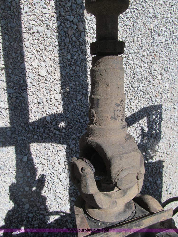 image for item F3024 1995 Volvo WIA semi truck