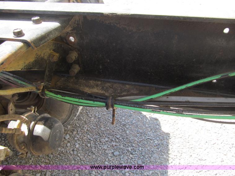 image for item F3024 1995 Volvo WIA semi truck