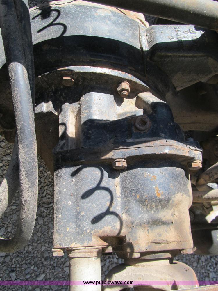 image for item F3024 1995 Volvo WIA semi truck