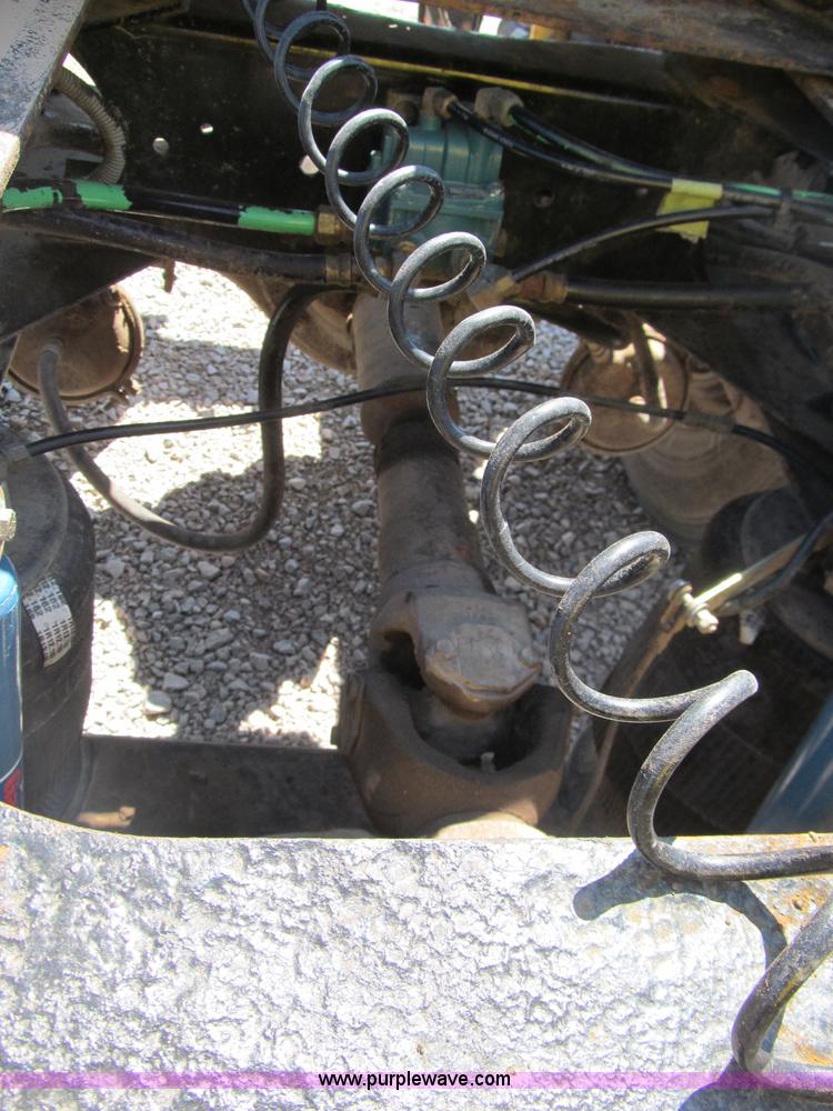 image for item F3024 1995 Volvo WIA semi truck