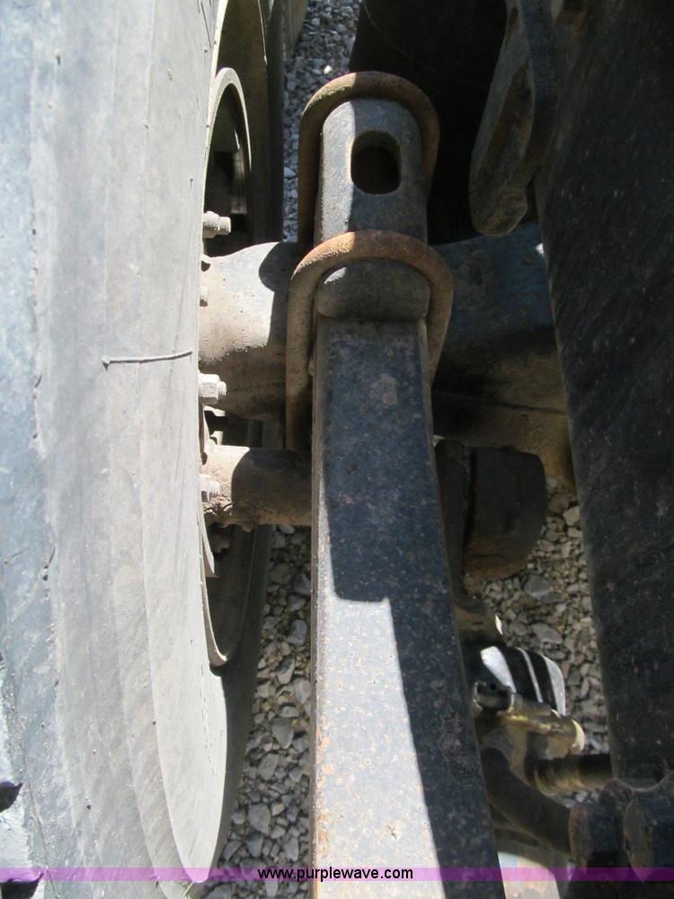 image for item F3024 1995 Volvo WIA semi truck