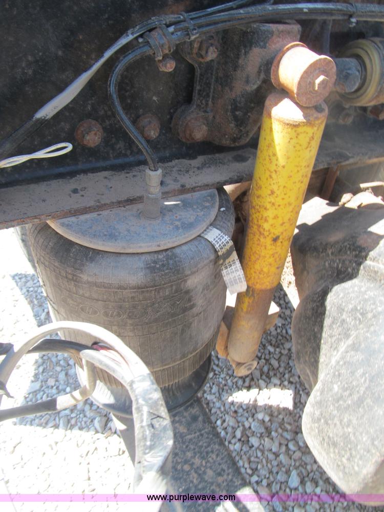 image for item F3024 1995 Volvo WIA semi truck