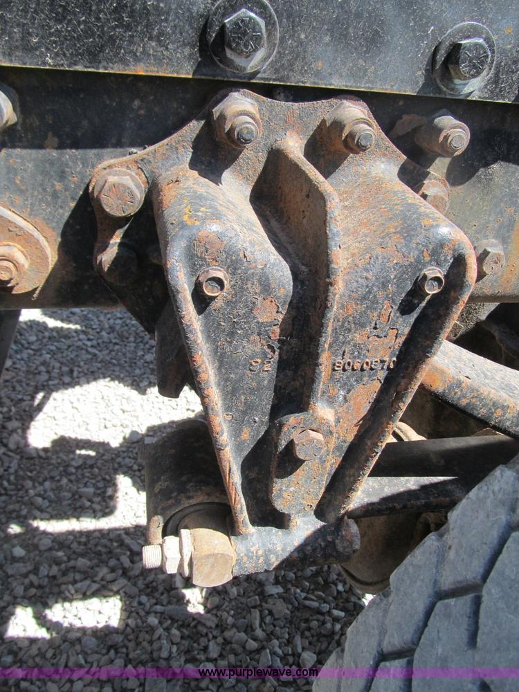 image for item F3024 1995 Volvo WIA semi truck