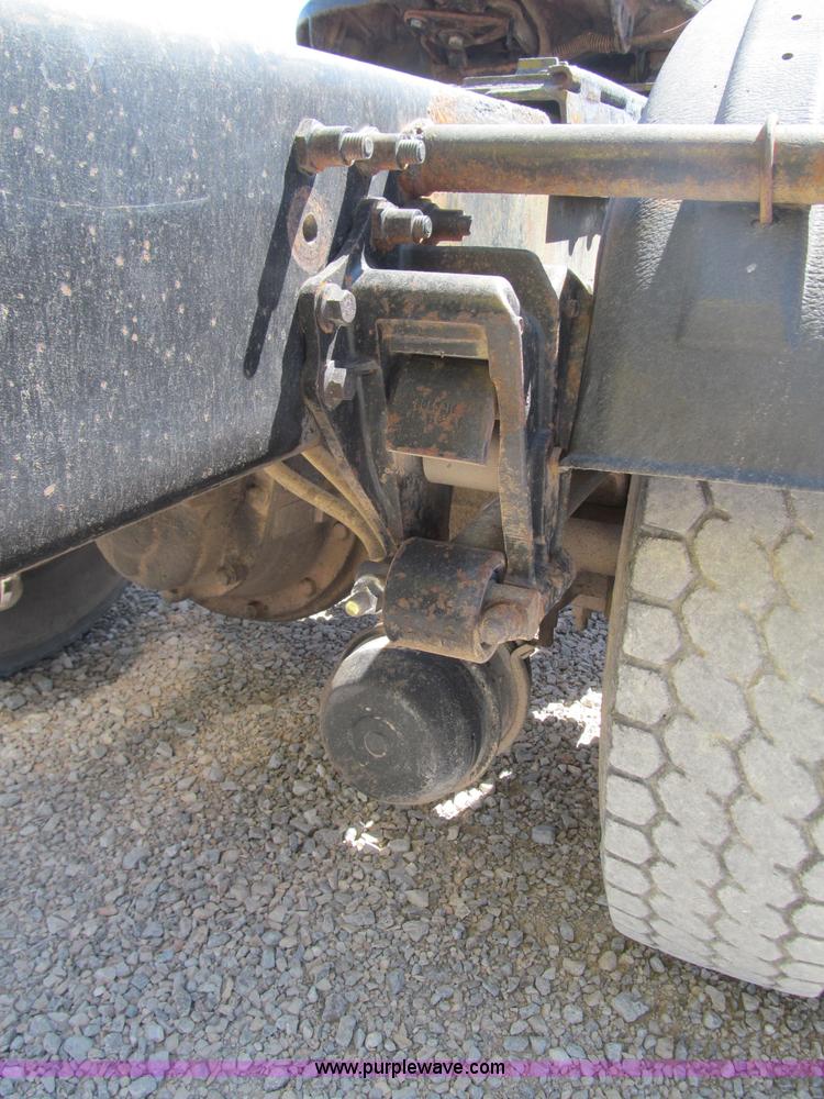 image for item F3024 1995 Volvo WIA semi truck