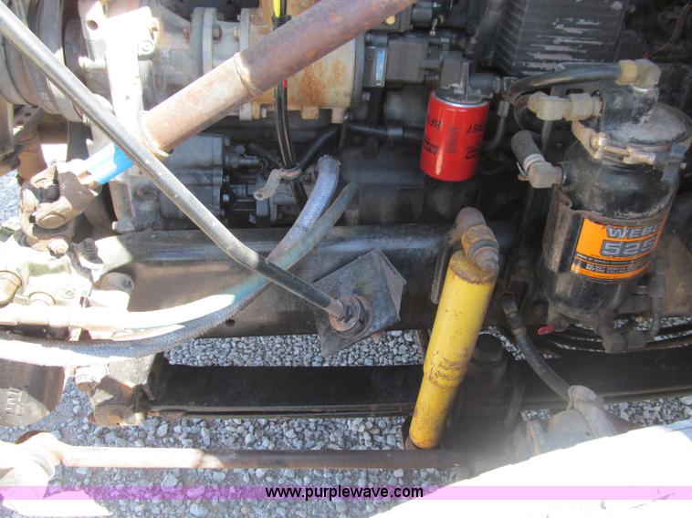 image for item F3024 1995 Volvo WIA semi truck