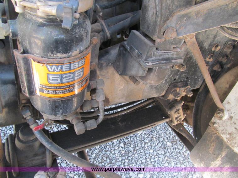 image for item F3024 1995 Volvo WIA semi truck