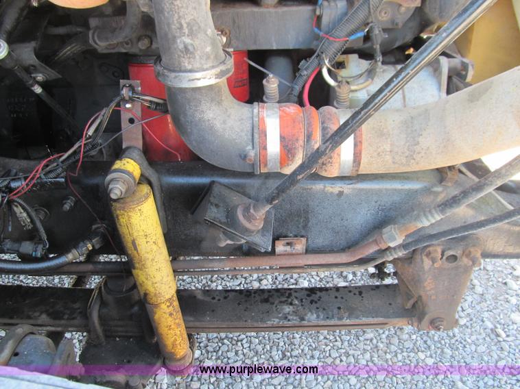 image for item F3024 1995 Volvo WIA semi truck