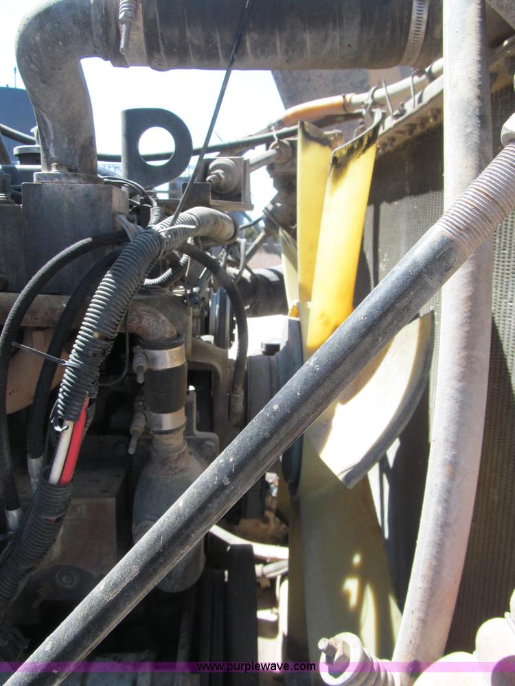 image for item F3024 1995 Volvo WIA semi truck