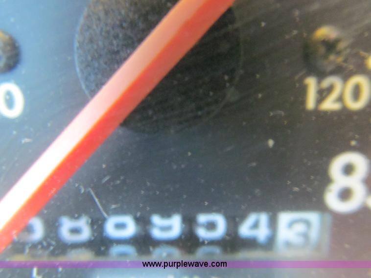 image for item F3025 1996 Freightliner FLD120 semi truck