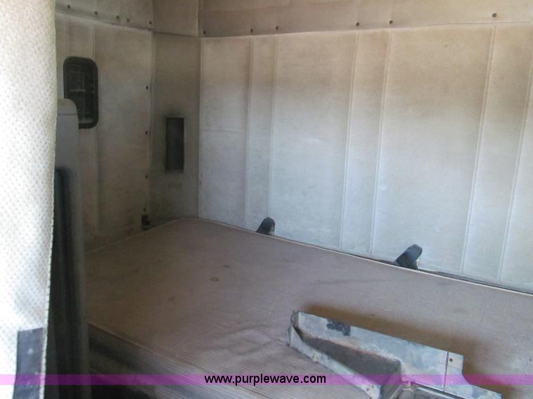 image for item F3025 1996 Freightliner FLD120 semi truck