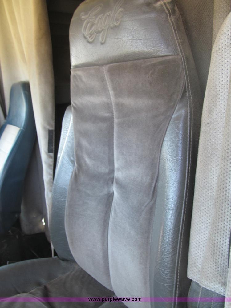 image for item F3025 1996 Freightliner FLD120 semi truck