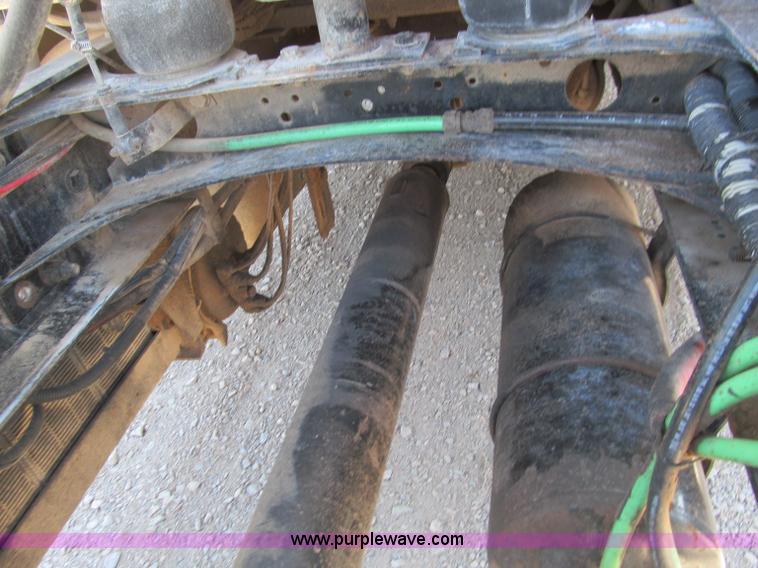 image for item F3025 1996 Freightliner FLD120 semi truck