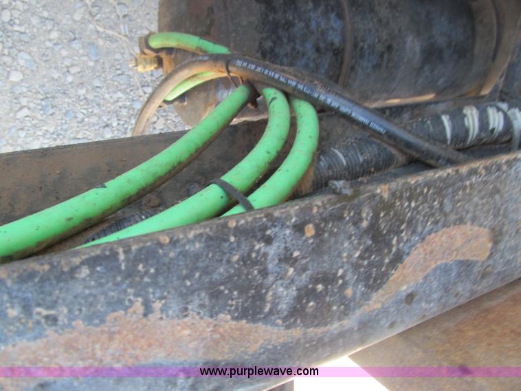 image for item F3025 1996 Freightliner FLD120 semi truck