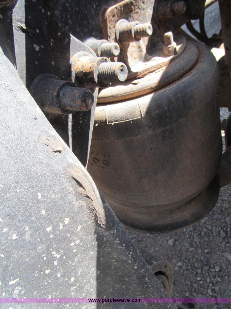 image for item F3025 1996 Freightliner FLD120 semi truck