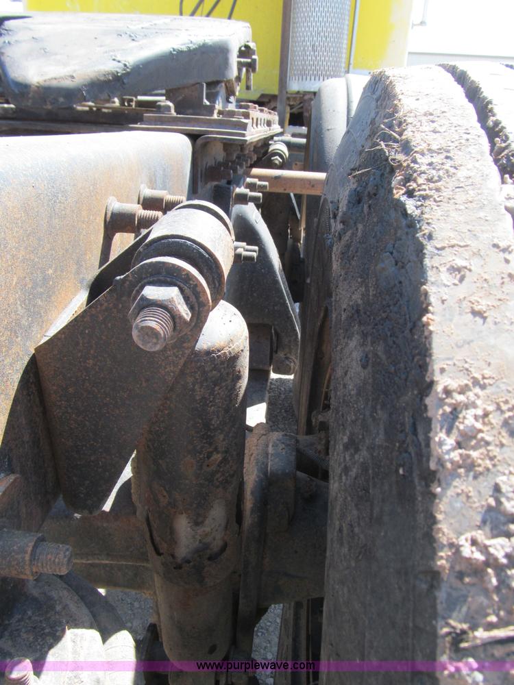 image for item F3025 1996 Freightliner FLD120 semi truck