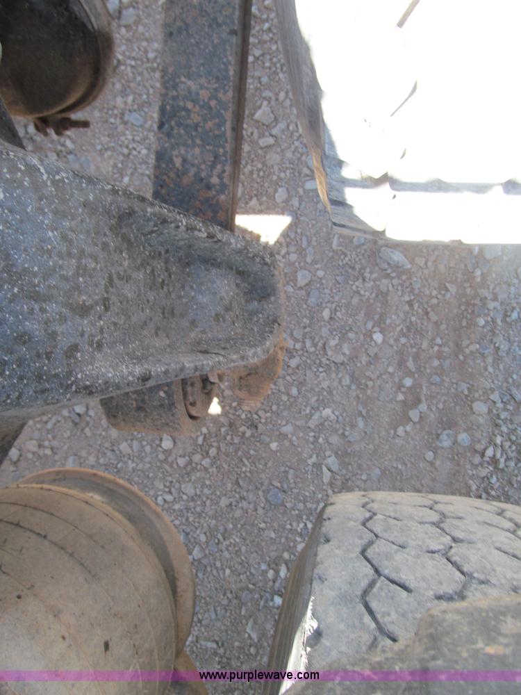 image for item F3025 1996 Freightliner FLD120 semi truck